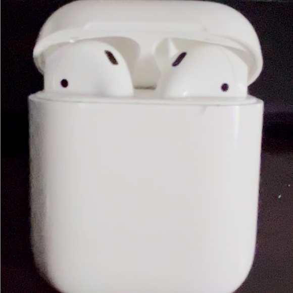 Apple White Earbud Headphones